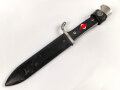 Fahrtenmesser für Angehörige der Hitler Jugend.  Getragenes Stück mit Devise, Doppelhersteller Tiger Solingen . Griffraute wackelt leicht, Scheide Originallack
