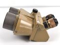Flakfernrohr DF 10 x 80 Wehrmacht. Hersteller dkl. Klare Durchsicht, gängig, neuzeitlich überlackiertes Stück, zusätzliche Bohrungen angebracht