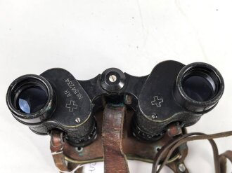 Schweiz, Doppelfernrohr 6 x 24 Armee Modell datiert 1954. Hersteller "Kern Aarau"  Glasklare Durchsicht, Strichplatte links deutlich.