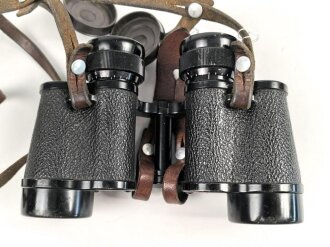 Schweiz, Doppelfernrohr 8 x 30 Armee Modell datiert 1973. Hersteller "Kern Aarau"  Glasklare Durchsicht, Strichplatte links deutlich.
