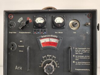 15 Watt Sender Empfänger b datiert 1944. Originallack, ungereinigtes Stück, Funktion nicht geprüft