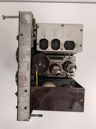 15 Watt Sender Empfänger b datiert 1944. Originallack, ungereinigtes Stück, Funktion nicht geprüft