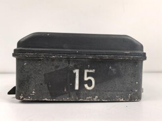 Umformer U 15a datiert 1943. Der Deckel alt überlackiert, sonst gut. Funktion nicht geprüft, selten