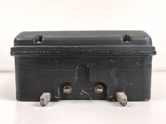Umformer U 15a datiert 1943. Der Deckel alt überlackiert, sonst gut. Funktion nicht geprüft, selten