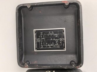 Umformer U 15a datiert 1943. Der Deckel alt überlackiert, sonst gut. Funktion nicht geprüft, selten