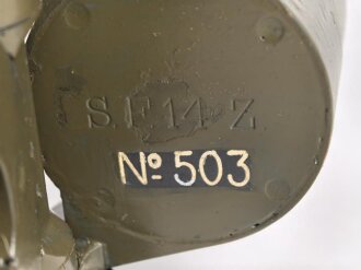 Scherenfernrohr 14 Z, Hergestellt von Carl Zeiss Jena. Gute Optik, Verstellringe gängig, deutliche Strichplatte. Neuzeitlich überlackiert