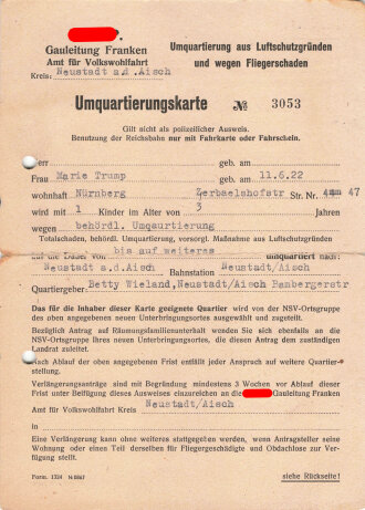 NSDAP Gauleitung Franken, Amt für Volkswohlfahrt "Umquartierungskarte - Umquartierung aus Luftschutzgründen und wegen Fliegerschaden" datiert 1944, DIN A5, mittig gefaltet