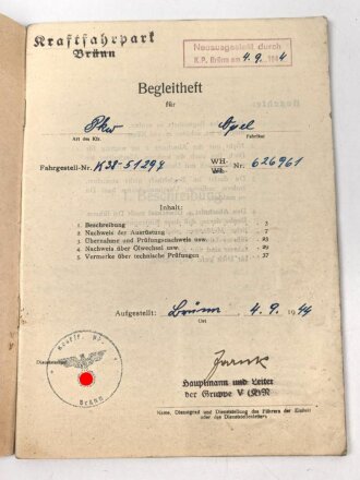 "Begleitheft für einen Personenkraftwagen der Wehrmacht" mit Kraftfahrzeugschein und Fahrbefehl, datiert 1944
