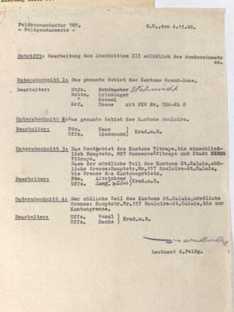 Ordner voller Dokument und Papiere eines Angehörigen der Feldgendarmerieeinheit der Feldkommandantur 787