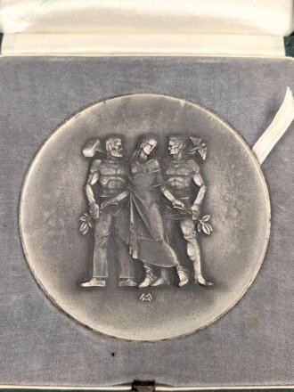 III.Reich, Medaille für langjährige Mitarbeit im Dienste der Pfälzischen Wirtschaft, Zink versilbert, Durchmesser 79 mm, im Etui