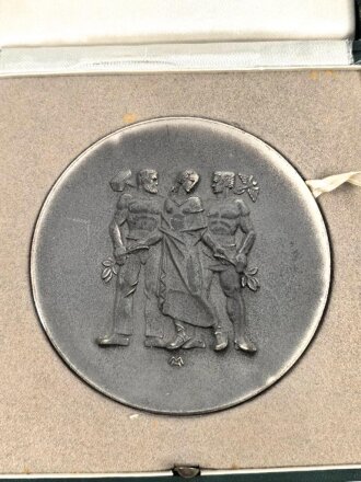 III.Reich, Medaille für langjährige Mitarbeit im Dienste der Pfälzischen Wirtschaft, Zink versilbert, Durchmesser 79 mm, im Etui