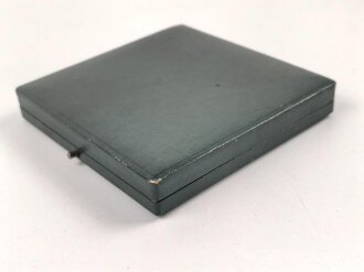 III.Reich, Medaille für langjährige Mitarbeit im Dienste der Pfälzischen Wirtschaft, Zink versilbert, Durchmesser 79 mm, im Etui