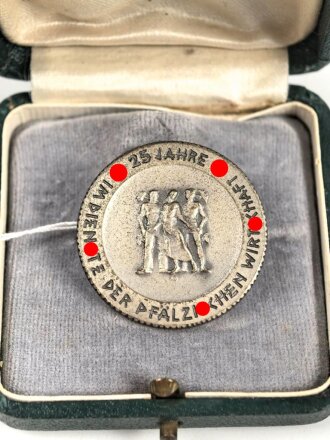 III.Reich, tragbare Medaille für langjährige Mitarbeit im Dienste der Pfälzischen Wirtschaft, Zink versilbert, Durchmesser 31 mm, im Etui