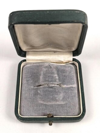 III.Reich, tragbare Medaille für langjährige Mitarbeit im Dienste der Pfälzischen Wirtschaft, Zink versilbert, Durchmesser 31 mm, im Etui