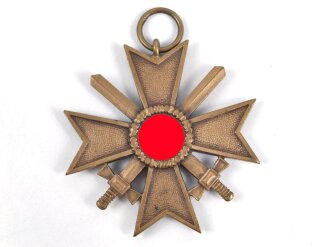 Kriegsverdienstkreuz 2. Klasse mit Schwertern . Buntmetall