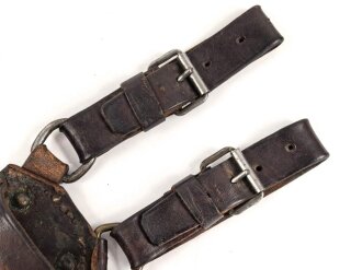 Dunkelbrauner Koppelschuh, wohl für eine forstliche Blankwaffe