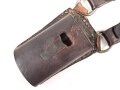 Dunkelbrauner Koppelschuh, wohl für eine forstliche Blankwaffe