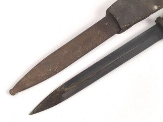 Seitengewehr M84/98 für k98 der Wehrmacht. Ungereinigtes Stück, im Koppelschuh