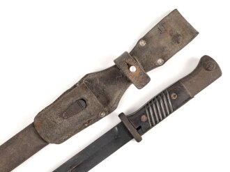 Seitengewehr M84/98 für k98 der Wehrmacht. Ungereinigtes Stück, im Koppelschuh