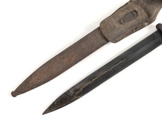 Seitengewehr M84/98 für k98 der Wehrmacht. Ungereinigtes Stück, im Koppelschuh