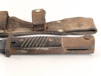 Seitengewehr M84/98 für k98 der Wehrmacht. Ungereinigtes Stück, im Koppelschuh