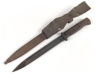 Seitengewehr M84/98 für k98 der Wehrmacht. Ungereinigtes Stück, im Koppelschuh