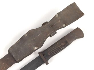 Seitengewehr M84/98 für k98 der Wehrmacht. Ungereinigtes Stück, im Koppelschuh