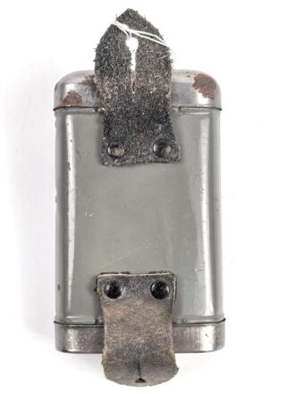 Taschenlampe ohne Bezeichnung, Originallack, Funktion nicht geprüft, vermutlich aus der Zeit des 1. Weltkrieg