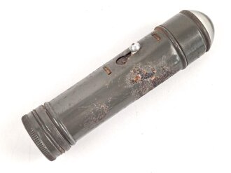 Stabtaschenlampe "Pertrix ?". Originallack, Gesamtlänge 11cmFunktion nicht geprüft