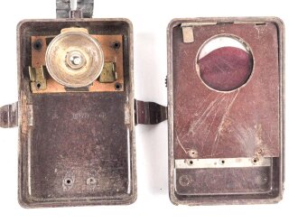 Taschenlampe "Zeiler 4640" aus brauner Preßmasse.Ungereinigt. Funktion nicht geprüft