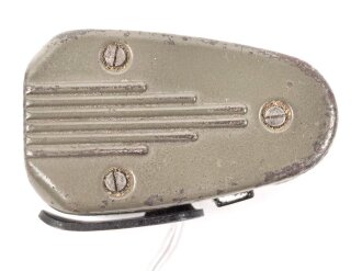 Dynamo Taschenlampe Wehrmacht, Gefertigt in Holland unter deutscher Besatzung. Funktioniert ( Birnchen glimmt schwach ), Birnchenabdeckung fehlt