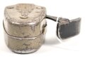 Dynamo Taschenlampe Wehrmacht, Gefertigt in Holland unter deutscher Besatzung.  Birnchen und abdeckung fehlt, Funktion nicht geprüft