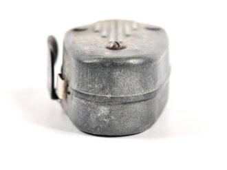 Niederlande,  Dynamo Taschenlampe Type 7424. Funktioniert ( Birnchen glimmt schwach ), Birnchenabdeckung fehlt