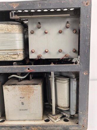 Sendegleichrichter S.Gl.T 100 datiert 1941. Optisch einwandfrei, Funktion nicht geprüft. Stromversorgung für 100 Watt Sender
