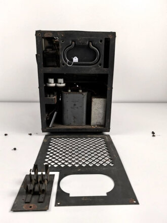 Sendegleichrichter S.Gl.T 100 datiert 1941. Optisch einwandfrei, Funktion nicht geprüft. Stromversorgung für 100 Watt Sender