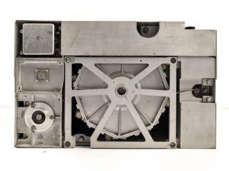 Tornister Empänger Berta ,Sonderausführung  " Spez. 976 BS" datiert 1941.  Gehäuse überlackiert, Frontplatte Originallack. Funktion nicht geprüft