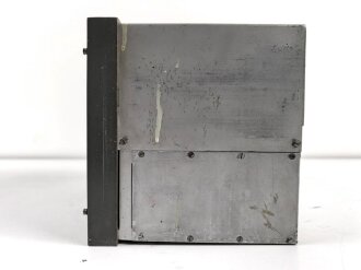 Tornister Empänger Berta ,Sonderausführung  " Spez. 976 BS" datiert 1941.  Gehäuse überlackiert, Frontplatte Originallack. Funktion nicht geprüft