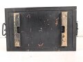 Tornister Empänger Berta ,Sonderausführung  " Spez. 976 BS" datiert 1941.  Gehäuse überlackiert, Frontplatte Originallack. Funktion nicht geprüft
