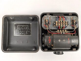 Umformer U.30 b der Wehrmacht. Baujahr 1944. Neuzeitlich lackiert, Funktion nicht geprüft