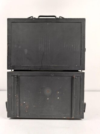 Prüfgerät für Feldfunkgeräte b "WPrG Fu b"  Wehrmacht, datiert 1944. Extrem selten, mit ist kein weiteres Gerät bekannt. Originallck, Funktion nicht geprüft
