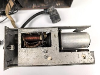 Prüfgerät für Feldfunkgeräte b "WPrG Fu b"  Wehrmacht, datiert 1944. Extrem selten, mit ist kein weiteres Gerät bekannt. Originallck, Funktion nicht geprüft