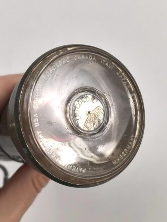 Deutschland nach 1945, Stabtaschenlampe " CRONE" . Gesamtlänge 19cm, Originallack, Funktion nicht geprüft