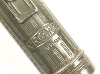 Deutschland nach 1945, Stabtaschenlampe " CRONE" . Gesamtlänge 19cm, Originallack, Funktion nicht geprüft