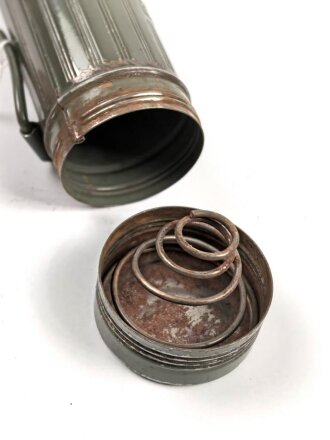 Deutschland nach 1945, Stabtaschenlampe " CRONE" . Gesamtlänge 19cm, Originallack, Funktion nicht geprüft