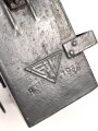 Dominit Handlampe. Schwerer Ausführung mit blauer Scheibe, was auf verwendung im Luftschutz schliessen lässt. Vor langer zeit überlackiert, Maße etwa 15 x 15 x 11cm