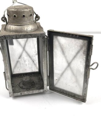 Luftwaffe Unterkunftslaterne aus Aluminium datiert 1938, ungereinigtes Stück