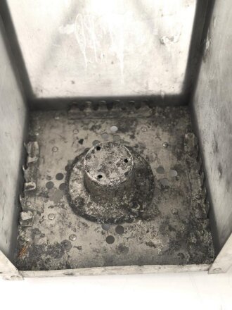 Luftwaffe Unterkunftslaterne aus Aluminium datiert 1938, ungereinigtes Stück