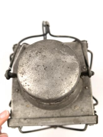 Luftwaffe Unterkunftslaterne aus Aluminium datiert 1939, ungereinigtes Stück