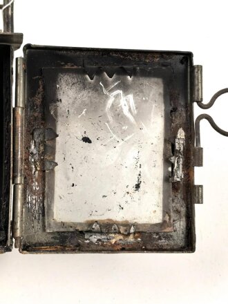 Eisenblechlaterne "Elektomechanische Industrie GmbH Berlin" Originallack, Maße ohne Griff etwa 10 x 13 x 9cm