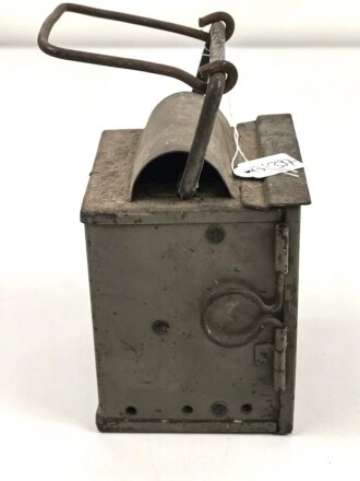 Eisenblechlaterne "Elektomechanische Industrie GmbH Berlin" Originallack, Maße ohne Griff etwa 10 x 13 x 9cm